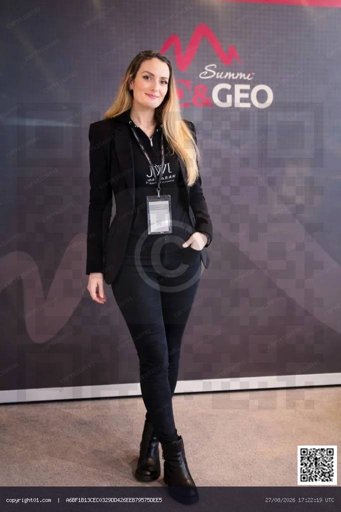 jodie-consultan-seo-aix-en-provence-683x1024.webp